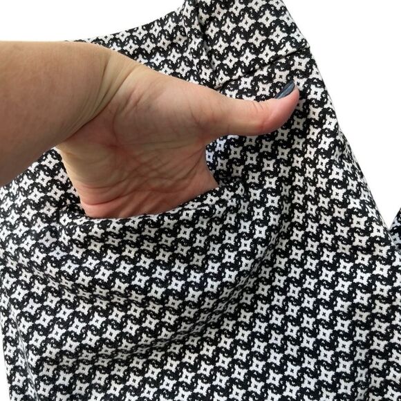 LOFT Julie Skinny Ankle Pants Black & White Geometric Print Size 10 - Picture 4 of 10